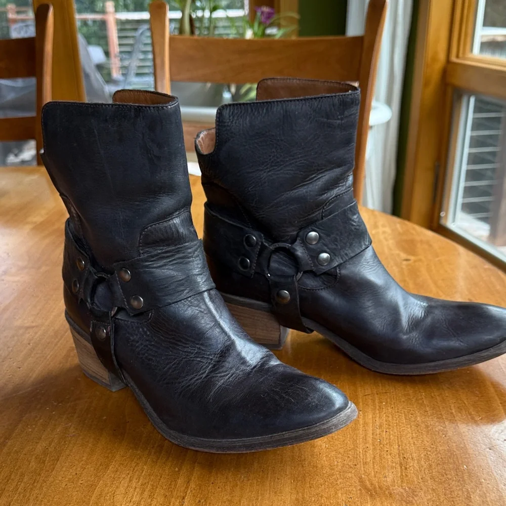 Donald J. Pliner Black Leather Ankle Booties dark blackish purple - Picture 2 of 3